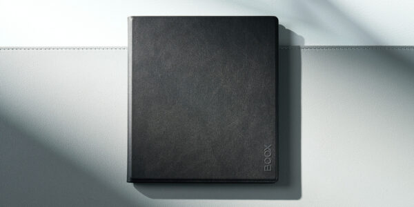 Boox Go 7 original magnetic case, black colour front with shadow