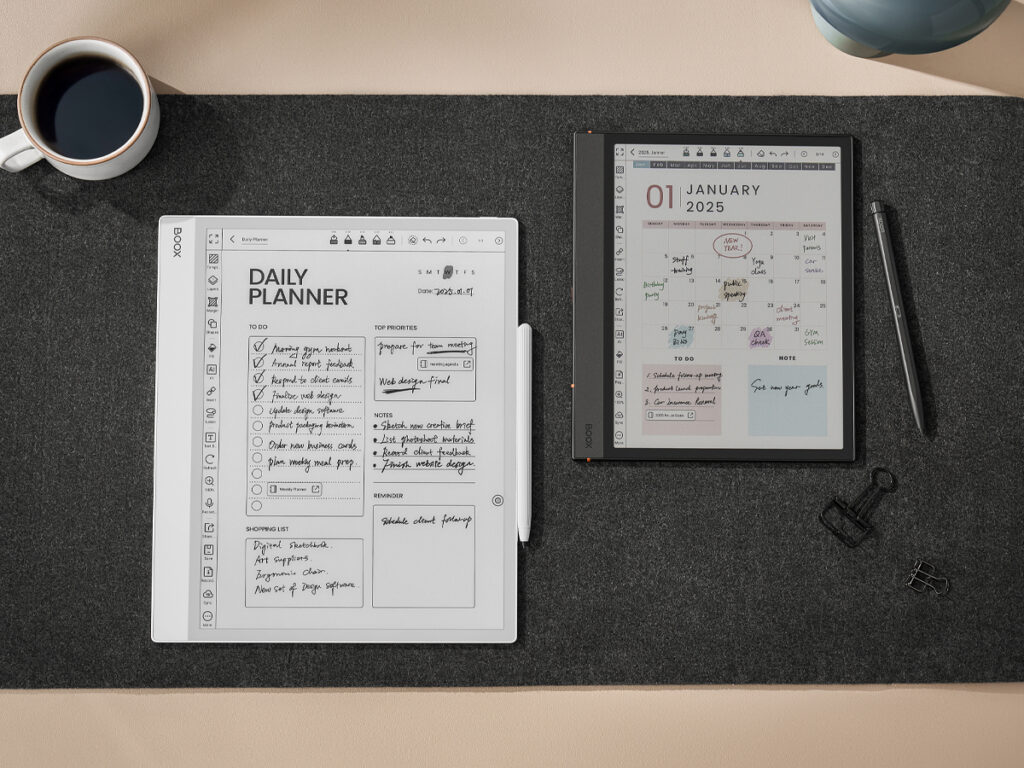 BOOX Compare e-ink Black and white or Colour screen